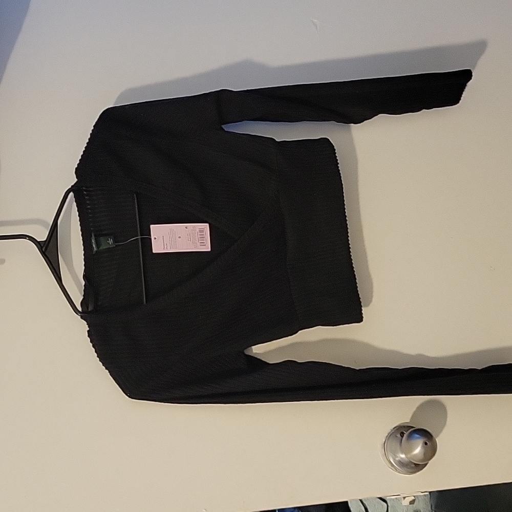 Long sleeve crop top